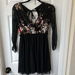 TWEEZE ME Brand Size 7 Dress
